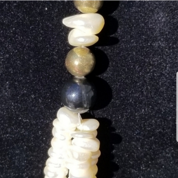 GENUINE BUTTON PEARL VINTAGE STATEMENT NECKLACE - Picture 3 of 6